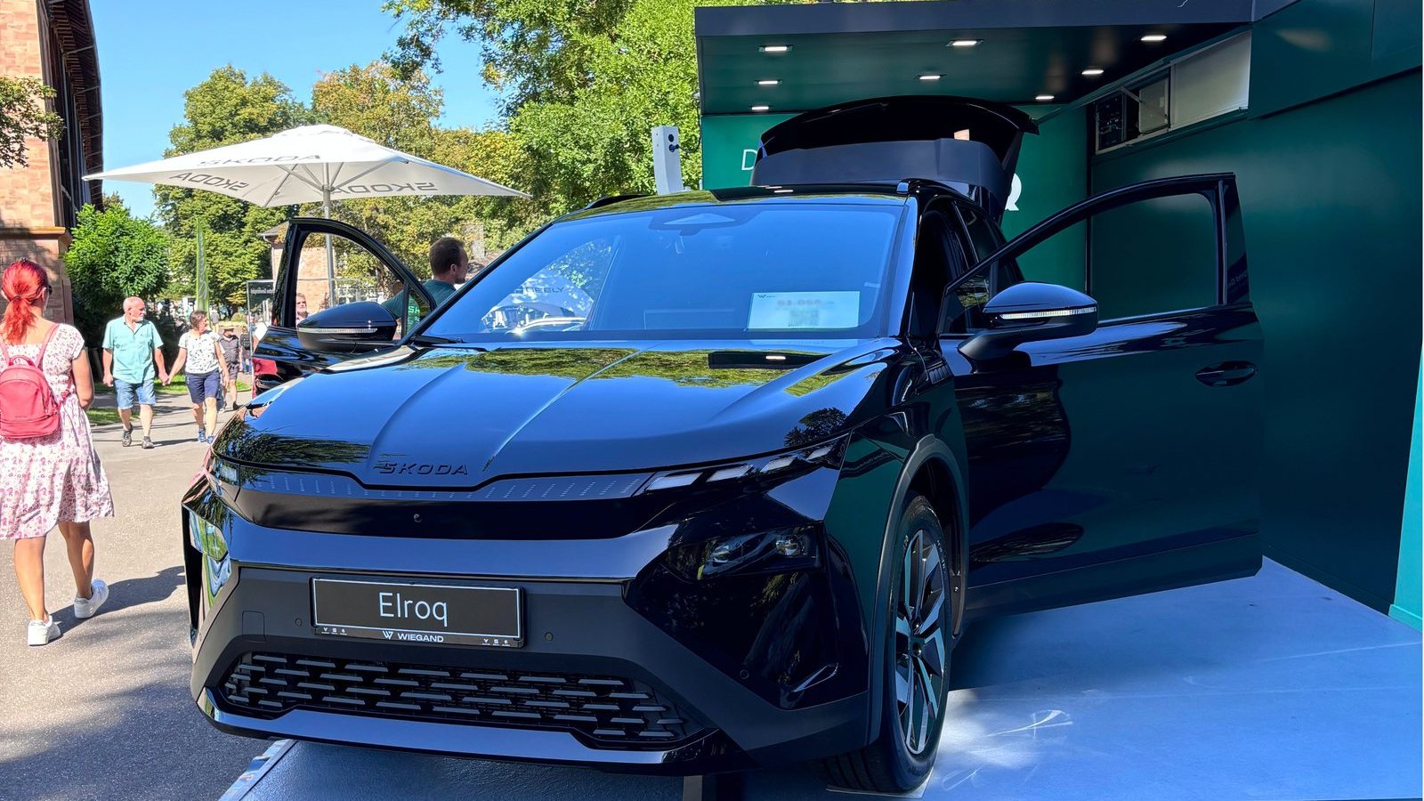 ŠKODA Elroq auf der Ausstellungsfläche beim Dehaam Markt in Bad Orb